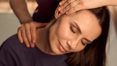 Anleitung für eine Anti-Stress Nackenmassage zu Hause