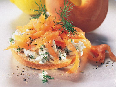 Räucherlachs-Bagel mit Quark