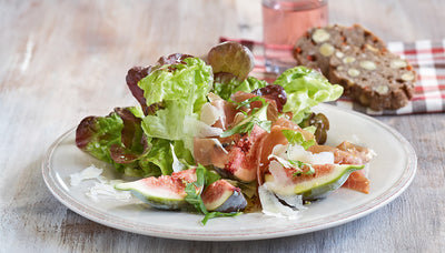 Eichblattsalat mit Feigen und Parmaschinken