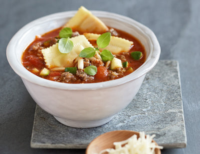 Hackfleischtopf mit Tomaten und Ravioli