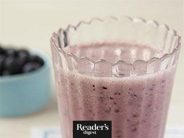 Erdbeer-Ananas-Mandel-Smoothie