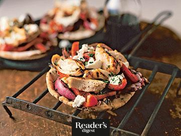 Grill-Pizza mit Huhn und Paprika