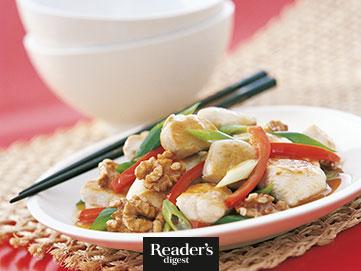 Hühnchen mit Walnüssen auf ­chinesische Art