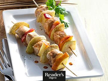 Hähnchenspieße mit Kohlrabi und Apfel