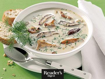 Helle Pilzsuppe mit Dill