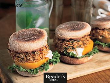 Kichererbsen-Burger mit Chipotle-Mayonnaise