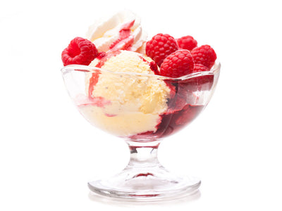 Eisbecher Heiße Liebe mit Himbeeren
