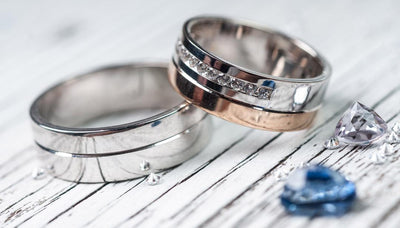 Warum läuft Silberschmuck an, und wie reinigt man ihn am besten?