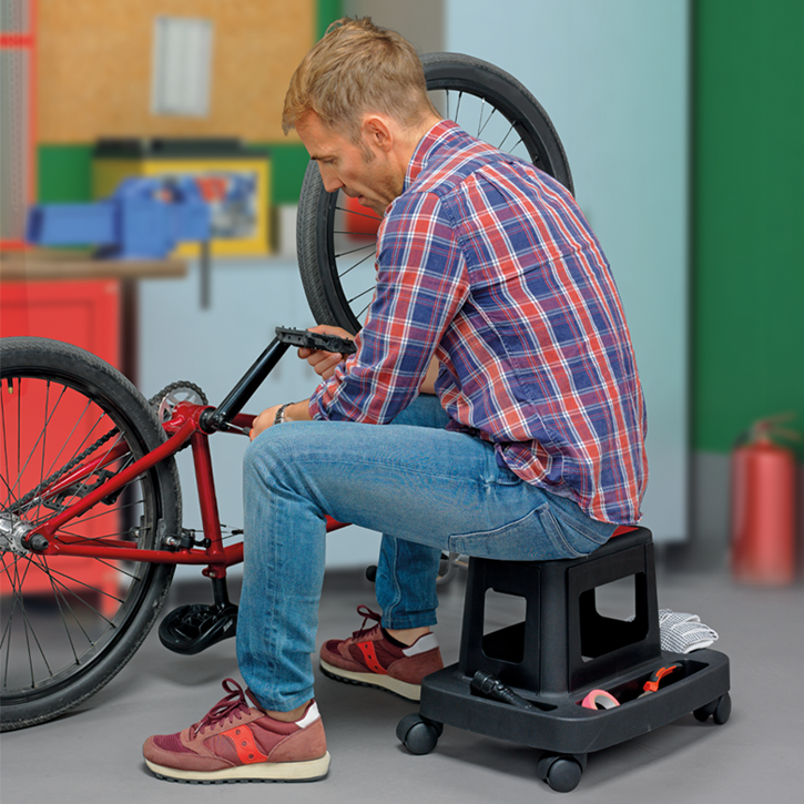 Rollhocker mit Aufbewahrung