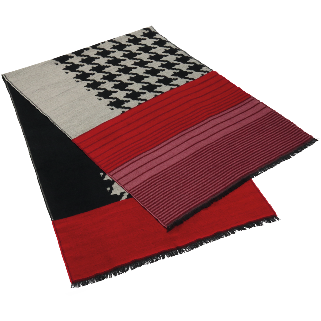 Damen-Wendeschal im Hahnentrittmuster